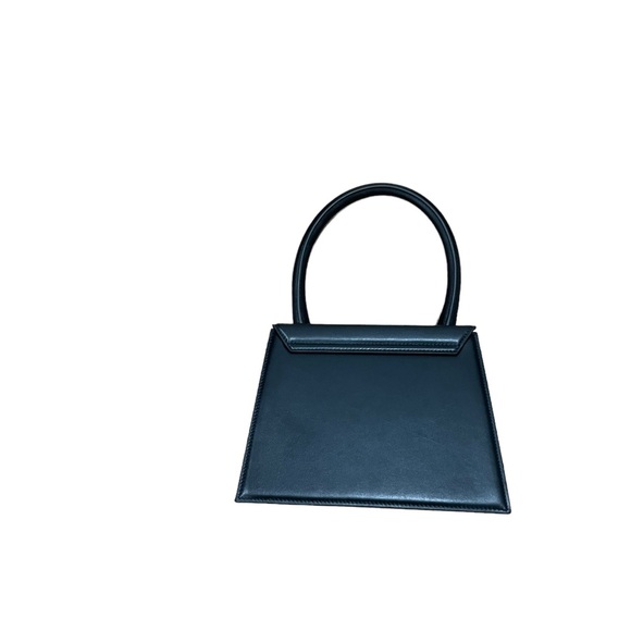 Jacquemus Le Grand Chiquito Crossbody Handbag - Picture 2 of 6